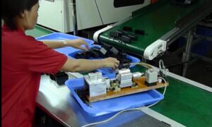 塑件澆口自動化冲切